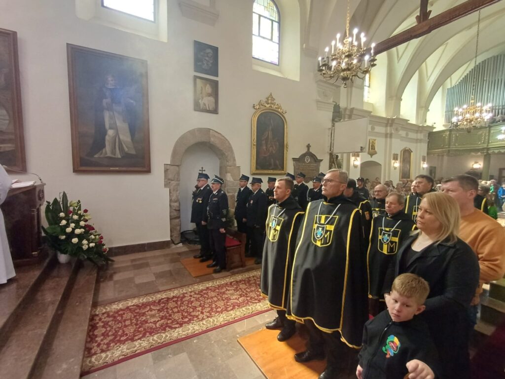 whatsapp-image-2026-04-19-at-15.06.42-4-1024x768 Wizytacja kanoniczna ks. Bpa Mariana Florczyka z asystą strażaków z gminy Kije